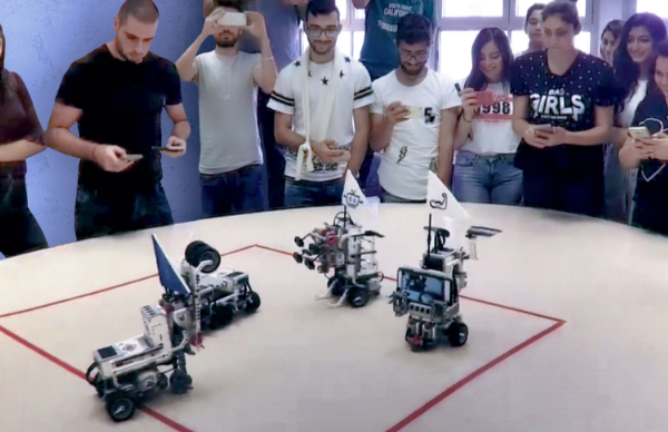 rp-robophone-Robots await your commands